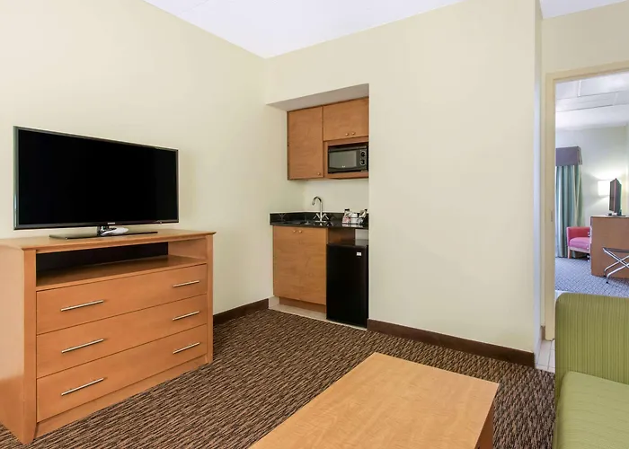 Clarion Hotel & Suites University-Shippensburg